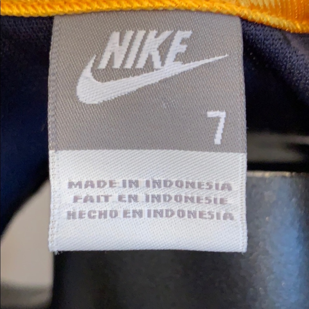 Vintage Boys Nike shirt size (7) - Picture 2 of 6